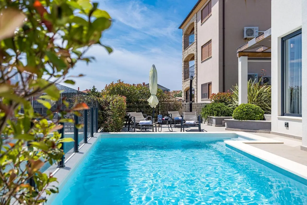 Val Di Bora Villa Liznjan